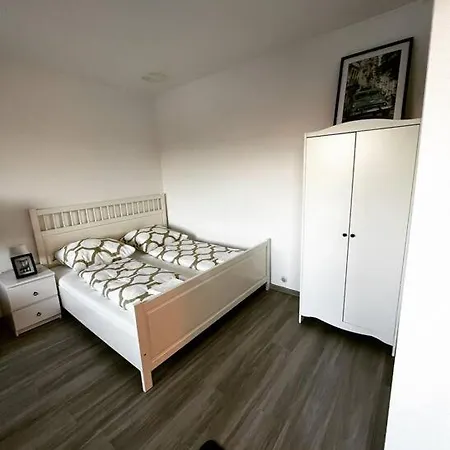아파트 Wunderschoene 3-zimmer Fuer 6 Personen